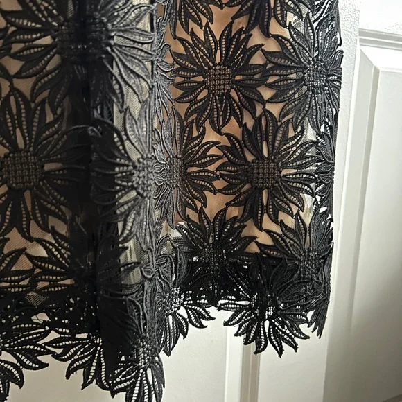 Valentino Black Lace One-Shoulder Gown - Picture 6 of 10